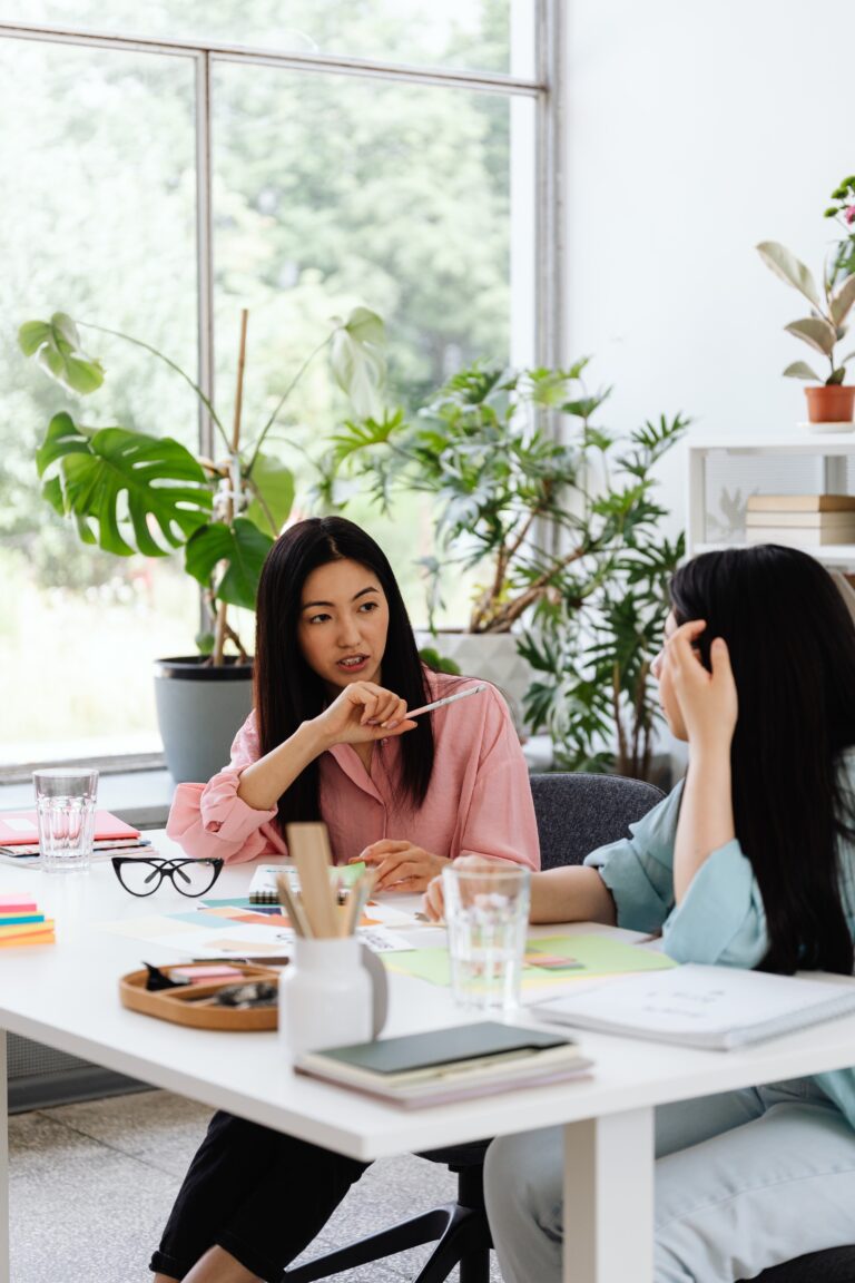 8 of the best office plants for a no-window office